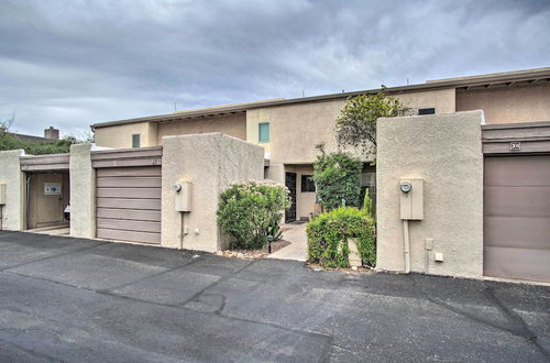 Foto 11 - Pet-friendly Tucson Townhome w/ Pool Access