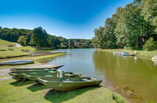 Foto 6 - Quaint Cabin w/ Pool + Lake Access, 7 Mi to Helen