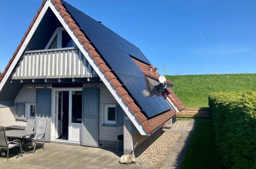 Photo 1 - 6 Pers. House With a Private Terrace Behind a Dike by the Lauwersmeer