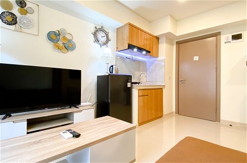 Foto 11 - Homey And Modern 2Br At 6Th Floor Meikarta Apartment
