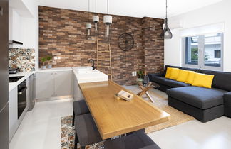 Photo 1 - Andos Cozy & Luxury Upgraded Apartments