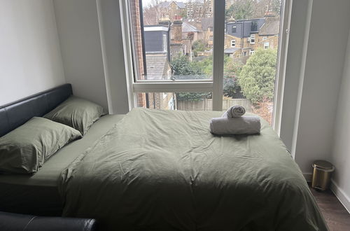 Photo 6 - Remarkable 1-bed Apartment in London With Balcony