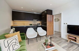 Photo 3 - The Wembley Hideaway - Bright 2bdr Flat