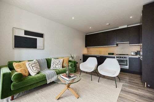 Photo 1 - The Wembley Hideaway - Bright 2bdr Flat