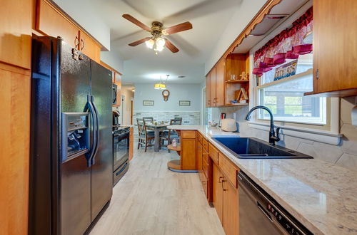 Photo 2 - Dog-friendly Illinois Abode w/ Bar, Yard & Sunroom