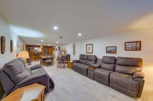 Photo 17 - Dog-friendly Illinois Abode w/ Bar, Yard & Sunroom