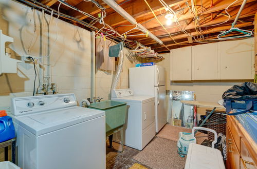 Photo 10 - Dog-friendly Illinois Abode w/ Bar, Yard & Sunroom