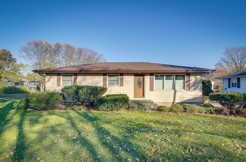 Photo 29 - Dog-friendly Illinois Abode w/ Bar, Yard & Sunroom