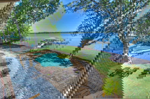 Foto 34 - Water, Water Everywhere by Avantstay Pool + Dock