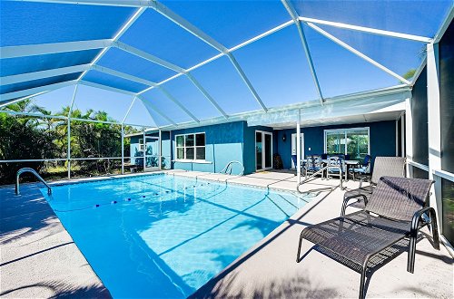 Foto 23 - Florida Gulf Coast Getaway: Pool + Screened Lanai