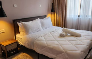 Photo 3 - Lux Suites Westlands Cottage Apartments