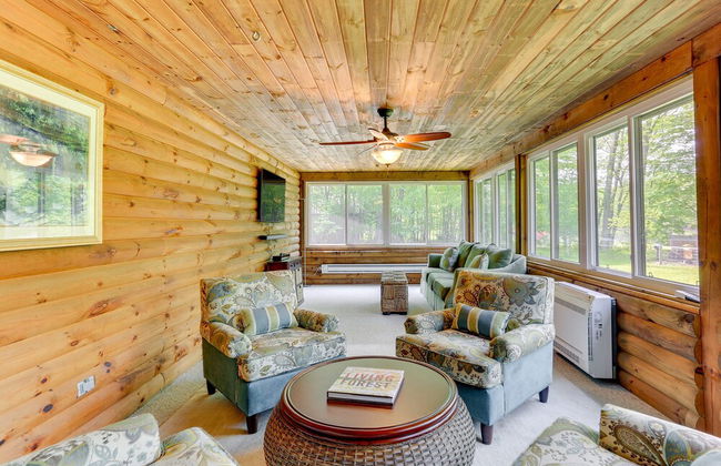 Pocono Dog-Friendly Home on River - Foto 21