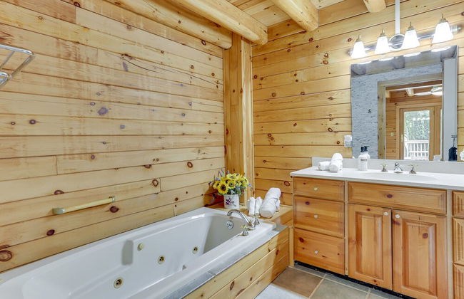 Pocono Dog-Friendly Home on River - Foto 9