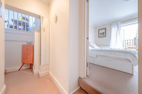 Photo 1 - Inviting 1BD Flat With Lovely Balcony - Willesden