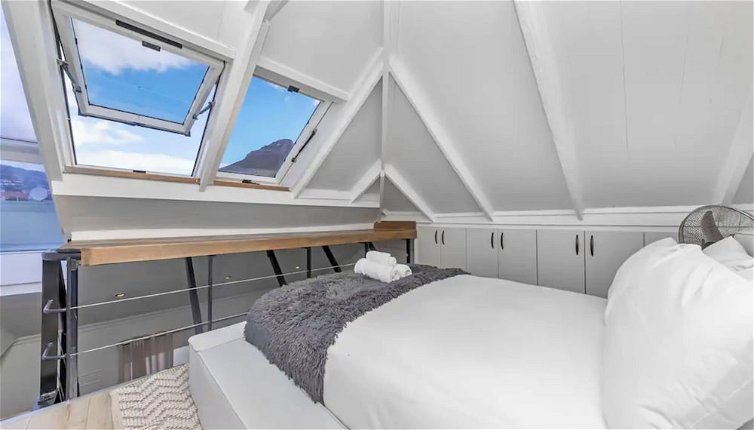 Photo 1 - Spacious Loft Apartment Facing Table Mountain