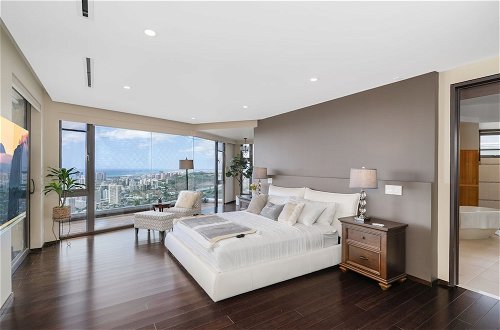 Foto 35 - K B M Resorts: Waikiki Hilltop House 5 Bed/4.5 Bath With Sweeping Ocean and Waikiki City Views