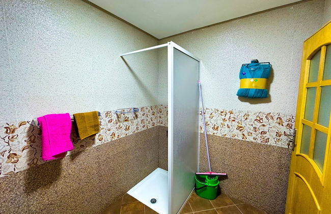 Apartment with pool direct access to sea - Photo 15