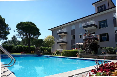 Photo 7 - Beachside Flat With Shared Pool