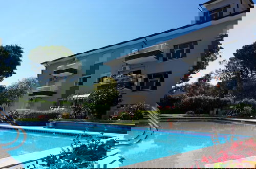 Foto 10 - Enjoy the Pool in our Cozy Flat