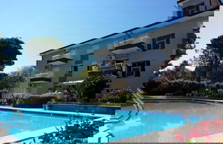 Photo 1 - Beachside Flat With Shared Pool