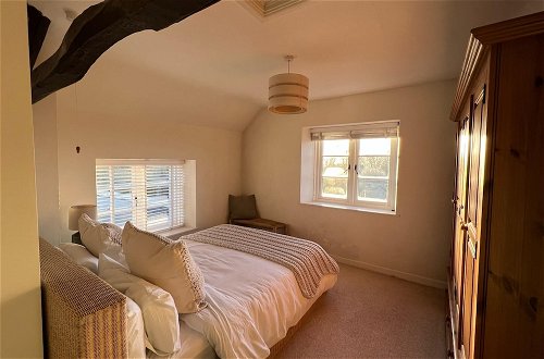 Foto 9 - Beautiful 4-bed Cottage in Heart of the Cotswolds