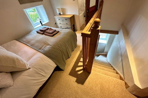 Photo 5 - Beautiful 4-bed Cottage in Heart of the Cotswolds