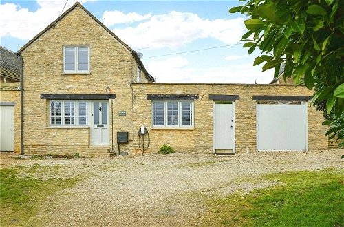 Photo 34 - Beautiful 4-bed Cottage in Heart of the Cotswolds