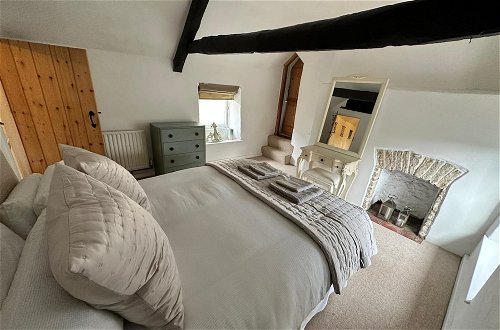 Foto 3 - Beautiful 4-bed Cottage in Heart of the Cotswolds