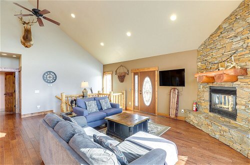 Photo 4 - Lead Cabin Rental w/ Private Hot Tub & Game Room