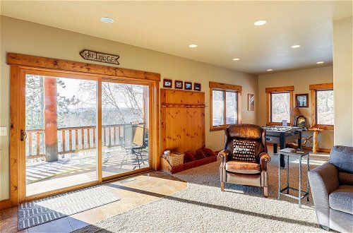 Photo 7 - Lead Cabin Rental w/ Private Hot Tub & Game Room