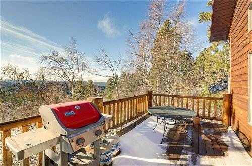 Photo 10 - Lead Cabin Rental w/ Private Hot Tub & Game Room