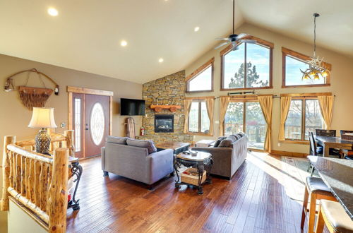 Photo 9 - Lead Cabin Rental w/ Private Hot Tub & Game Room