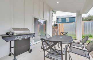 Photo 3 - Pet-friendly Spicewood Home w/ Deck + Gas Grill