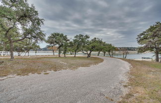 Photo 2 - Pet-friendly Spicewood Home w/ Deck + Gas Grill