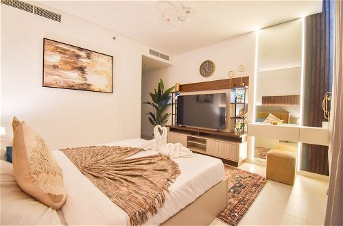 Foto 15 - Yogi - Luxury Apartment With Beach Access