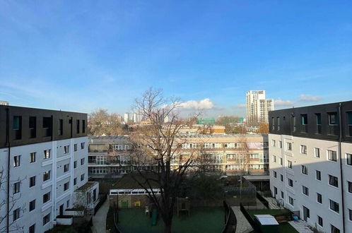 Photo 16 - Bright 1BD Flat W/balcony - Heart of Brixton