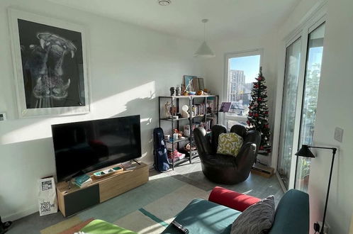 Photo 8 - Bright 1BD Flat W/balcony - Heart of Brixton