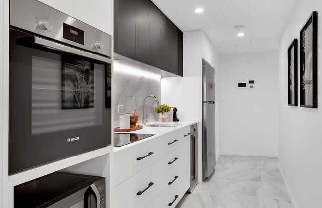 The Monterey Apartments by Urban Rest - Photo 9