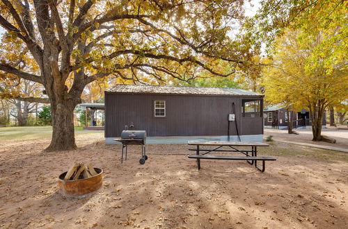 Photo 11 - Waterfront Cabin in Kerens w/ Community Dock