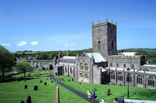 Photo 37 - Stunning Apartment Overlooking Pembroke Castle