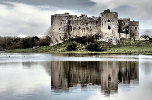 Foto 37 - Stunning Apartment Overlooking Pembroke Castle