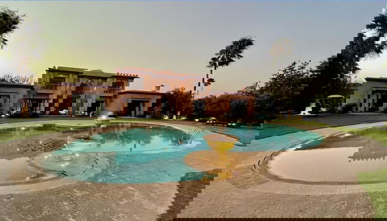 Foto 1 - Superb Villa With 2 Private Pools Hammam and Tennis Court