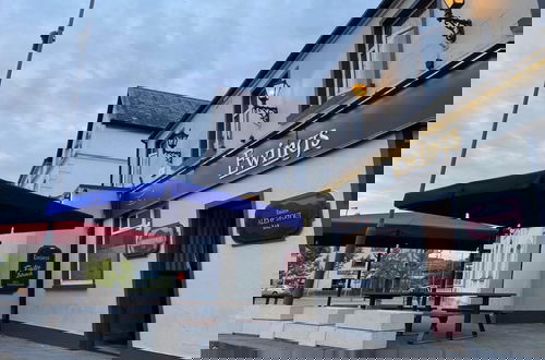 Foto 1 - Ewings Bar & Self-Catering Accommodation