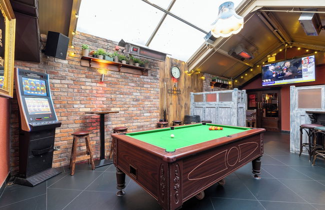 Ewings Bar & Self-Catering Accommodation - Foto 14