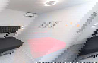 Photo 2 - Las Palmeras Apartments