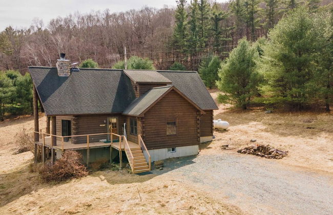 Secluded w/ Deck Views, Hot Tub, & Ping Pong Hudson in the Berks by Avantstay - Foto 49