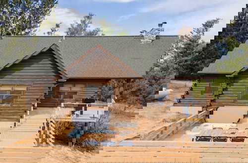 Foto 11 - Secluded w/ Deck Views, Hot Tub, & Ping Pong Hudson in the Berks by Avantstay