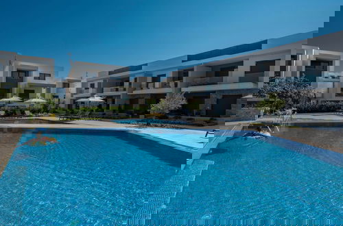 Foto 2 - Luxury Olea Valley Apartment - Nikiti Poolside Gem