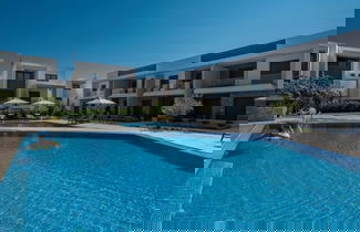 Foto 2 - Luxury Olea Valley Apartment - Nikiti Poolside Gem