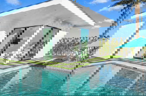 Foto 34 - Exclusive Indio Villa Pool, Hot Tub, Putting Green Sleeps 18 Bravo #6